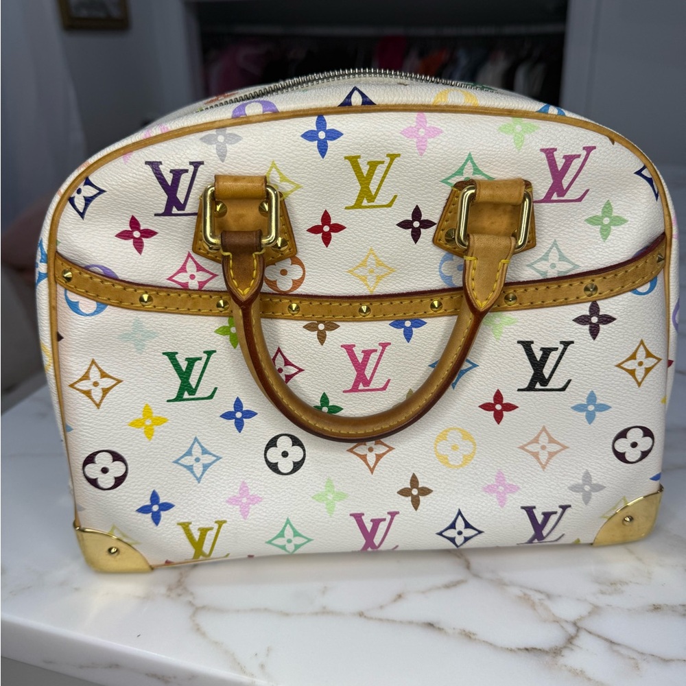 LOUIS VUITTON
Monogram Multicolor Trouville White